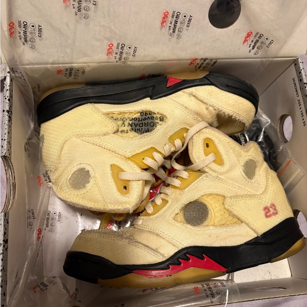 Jordan Yellow and Black Sneakers for Bold Style